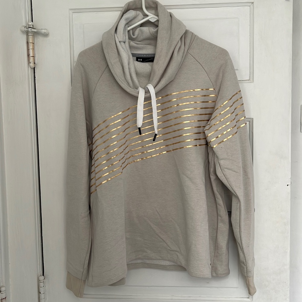 Under Armour womens  sweatshirt nwot